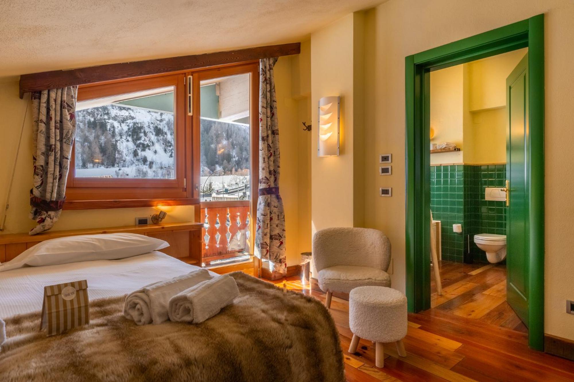 Shatush Hotel